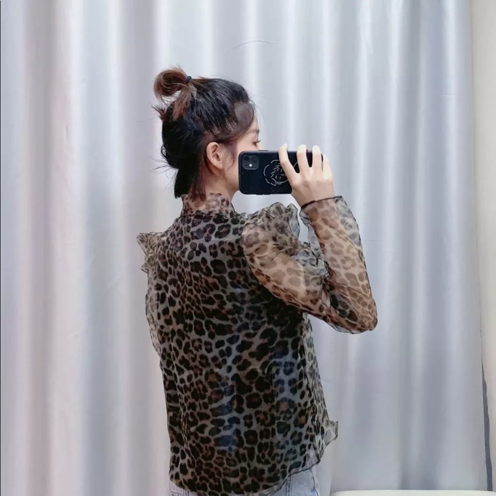 Trendy animal print organza top - Picture 7 of 8